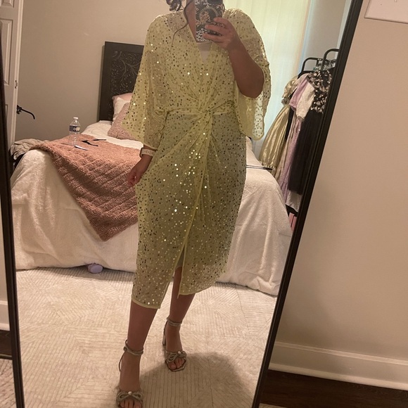 💛💛ASOS Yellow Scatter Sequin Knot Front Kimono Sheer MIDI Dress💛💛 - Picture 4 of 5